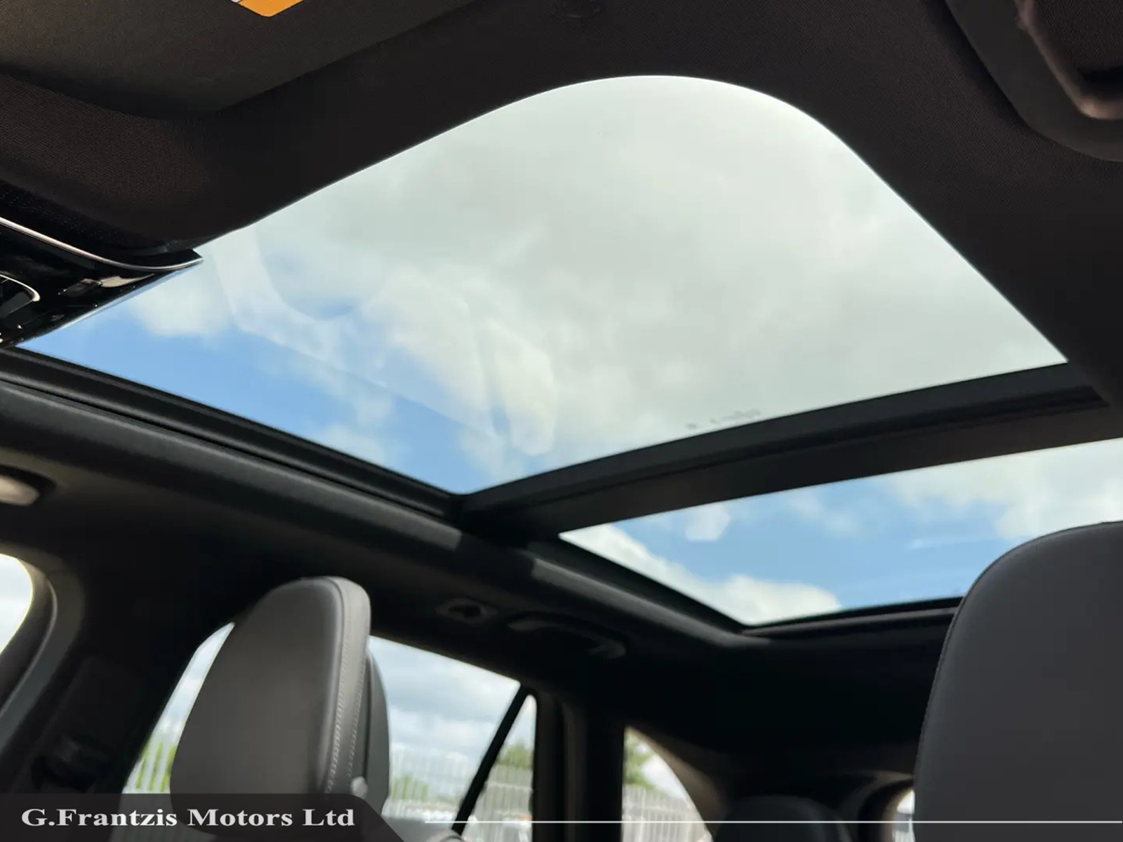 GLC350e AMG Line Exclusive Package SUV