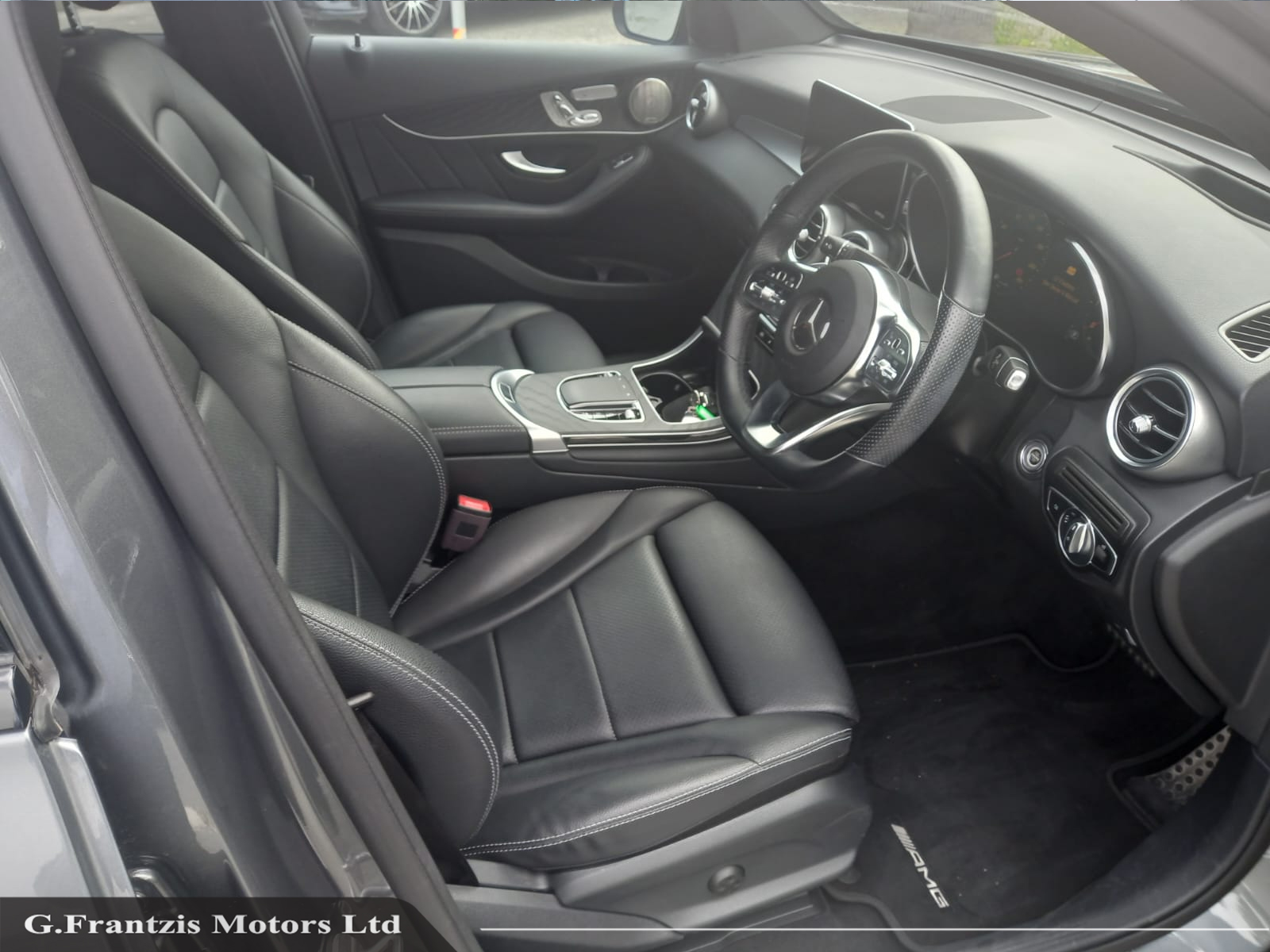 GL300  AMG Line Night Edition Premium Plus Exclusive Coupe