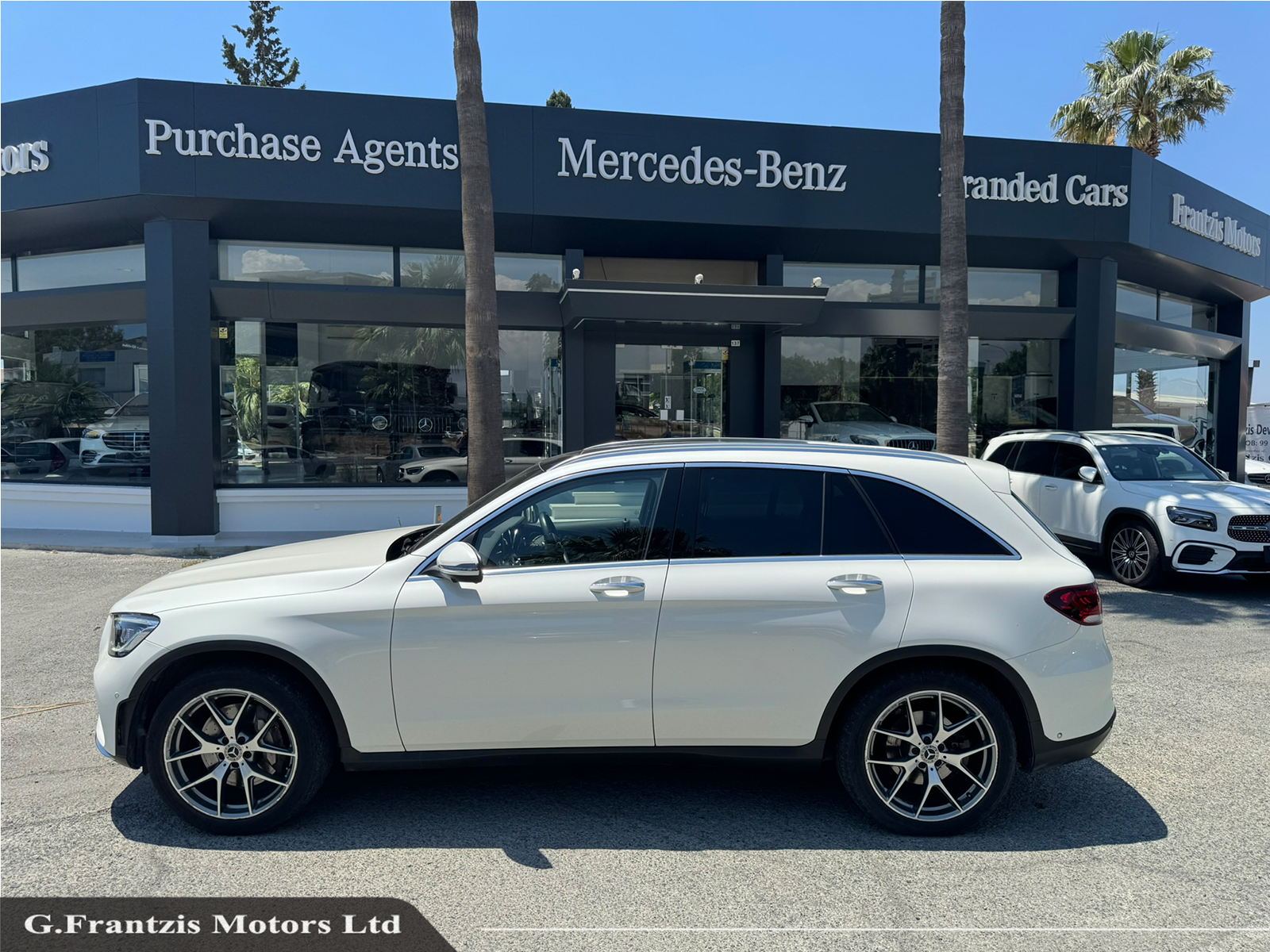 GLC300 AMG Line Premium Exclusive