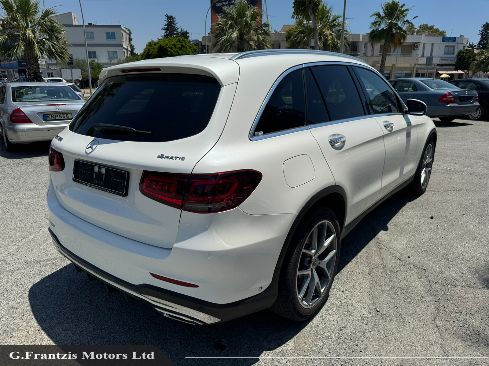 GLC300 AMG Line Premium Exclusive