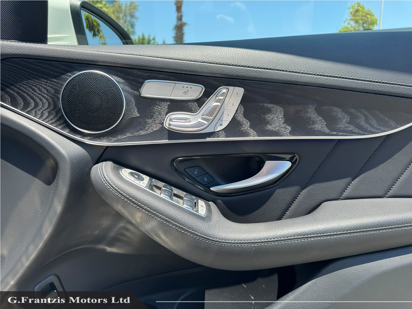 GLC300 AMG Line Premium Exclusive
