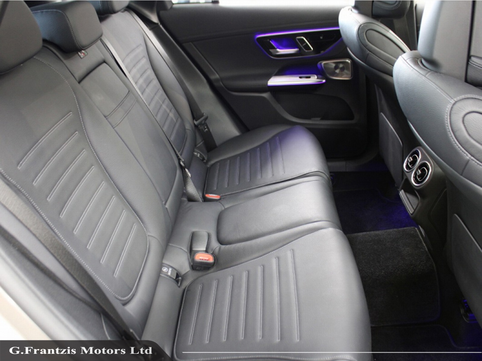 GLC350e AMG Line Premium Plus Exclusive Package
