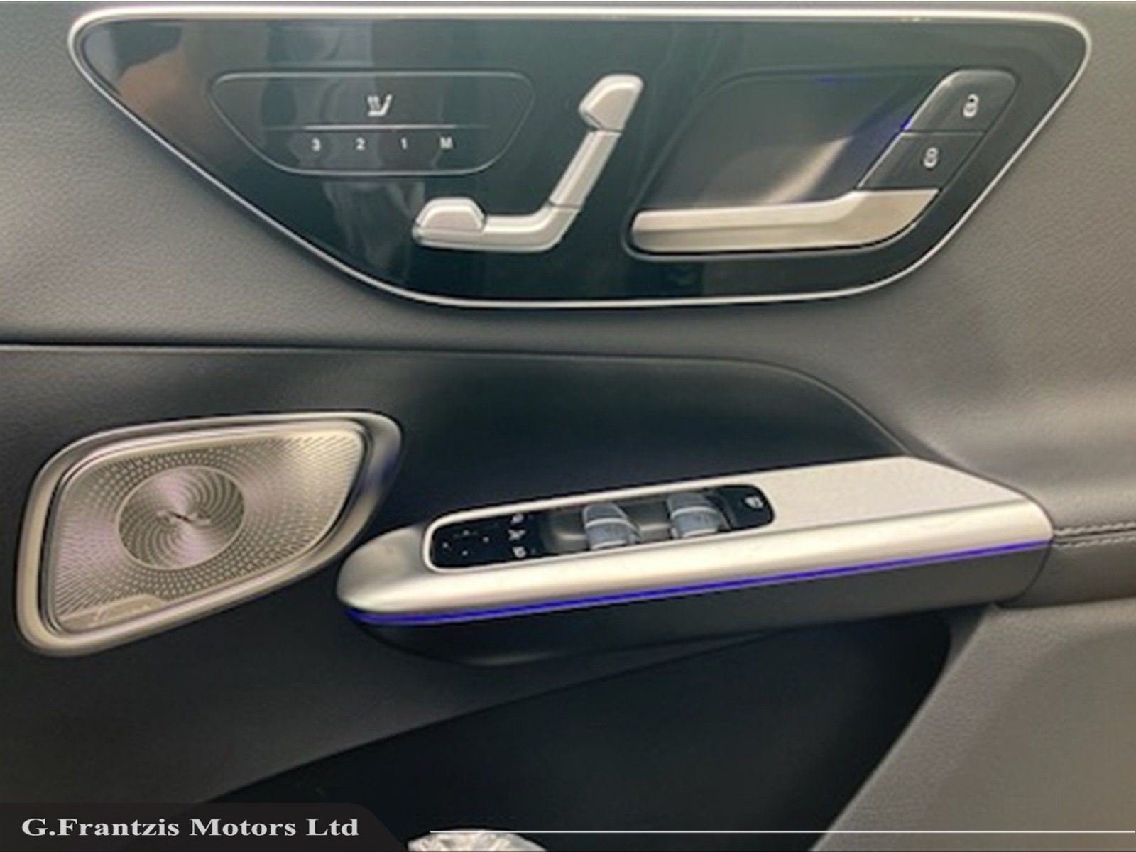 GLC350e AMG Line Premium Plus Exclusive Package