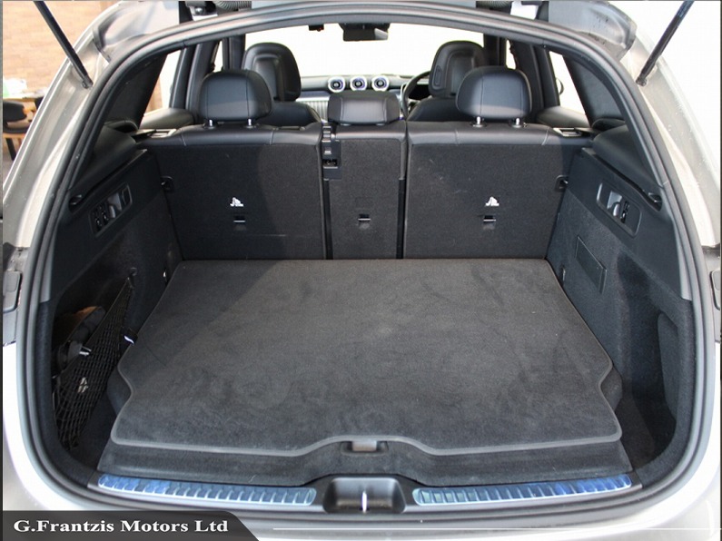 GLC350e AMG Line Premium Plus Exclusive Package