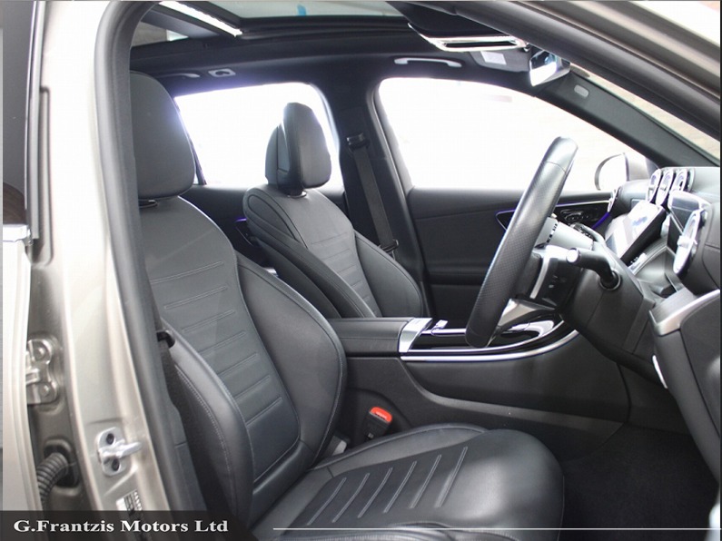 GLC350e AMG Line Premium Plus Exclusive Package