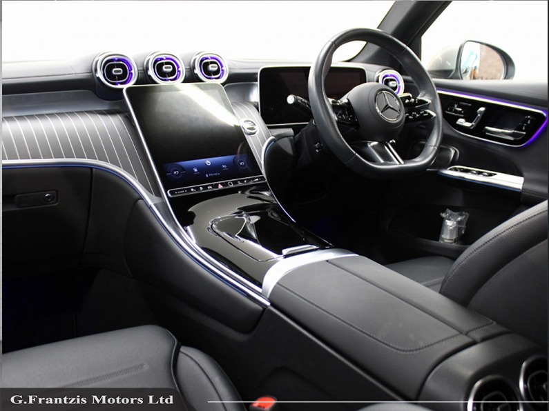 GLC350e AMG Line Premium Plus Exclusive Package