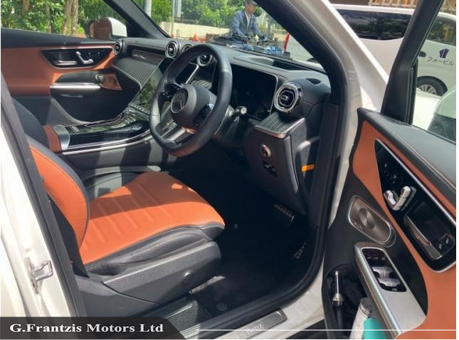 GLC350e AMG Line Premium Plus Exclusive Package