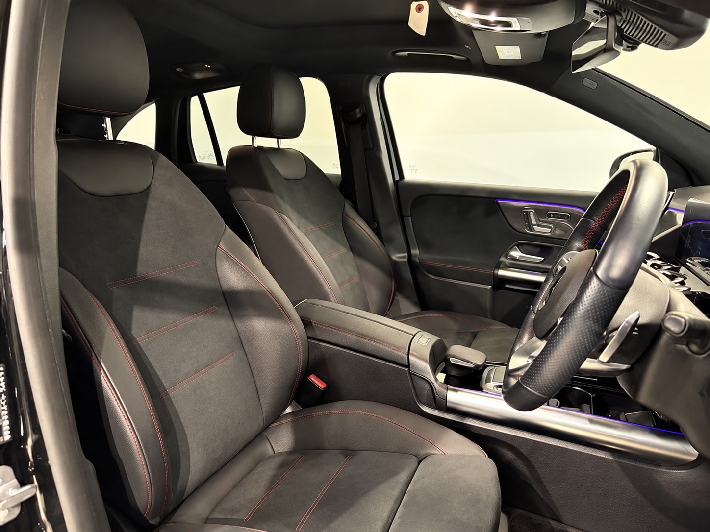 GLA200d AMG Line Premium Plus Exclusive Package