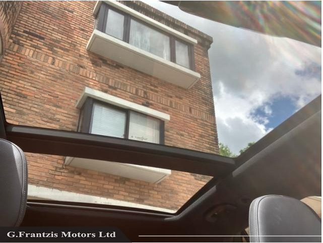 GLC350e AMG Line Premium Plus Exclusive Package