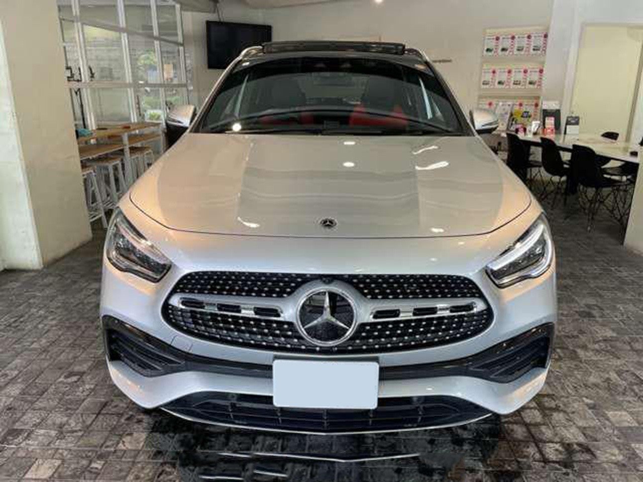 GLA200d AMG Line Premium Plus Exclusive Package