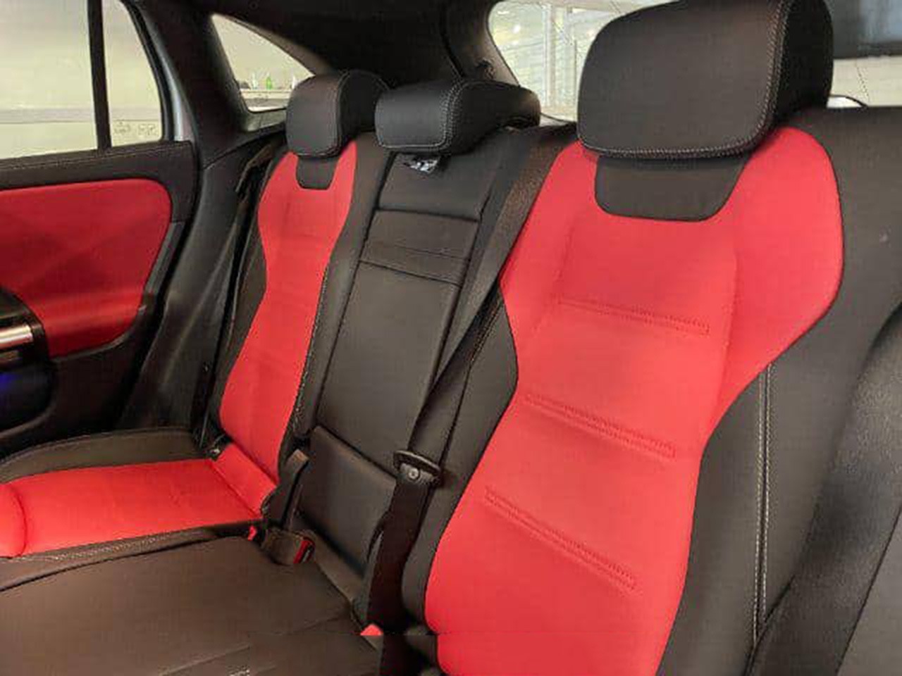 GLA200d AMG Line Premium Plus Exclusive Package