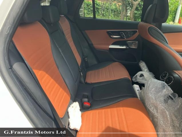 GLC350e AMG Line Premium Plus Exclusive Package