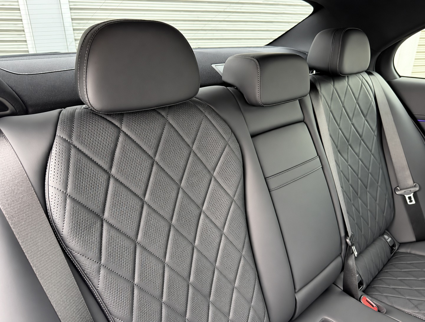 E220d AMG Line Exclusive Package