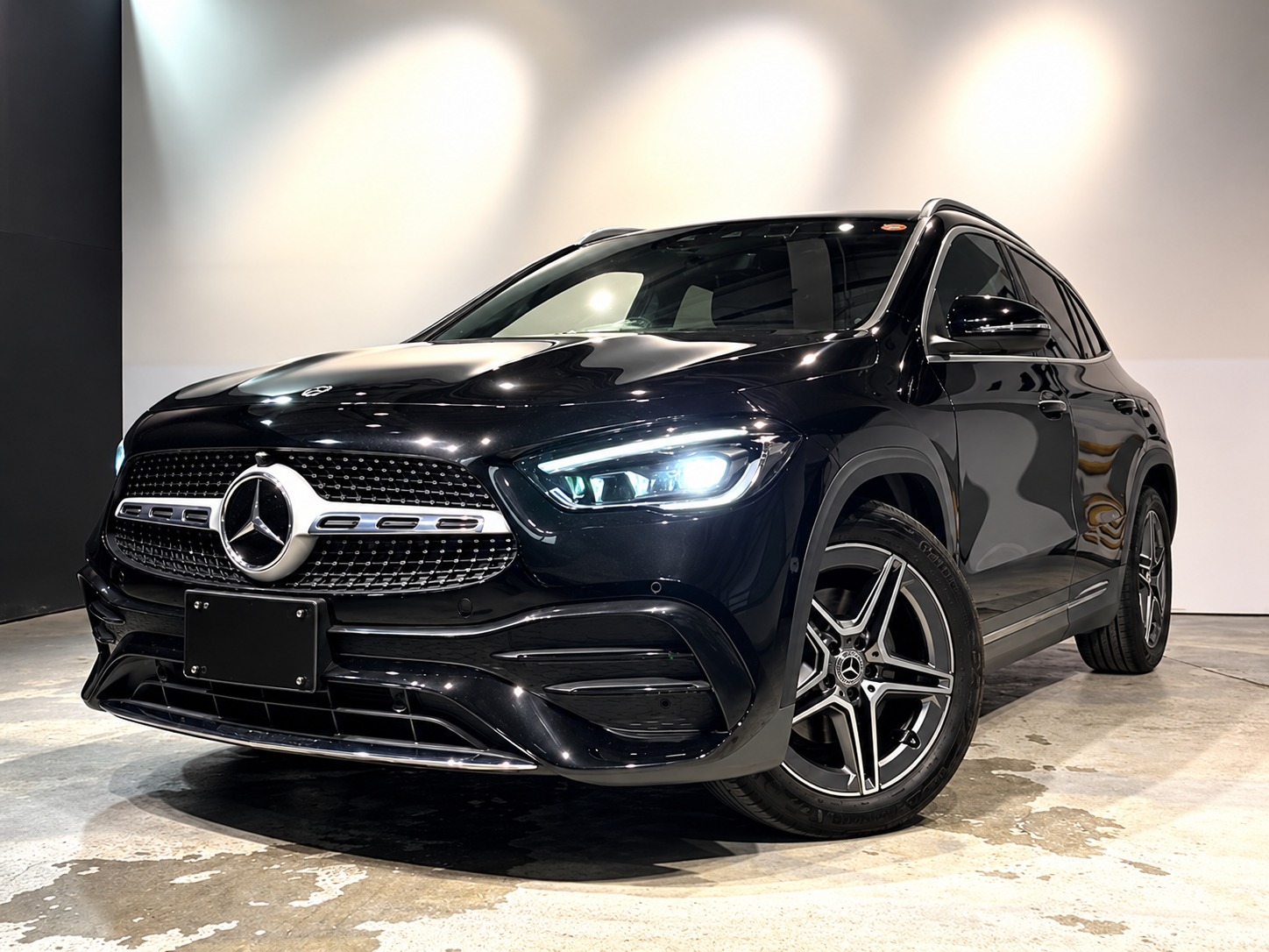 GLA200d AMG Line Premium Plus Exclusive Package