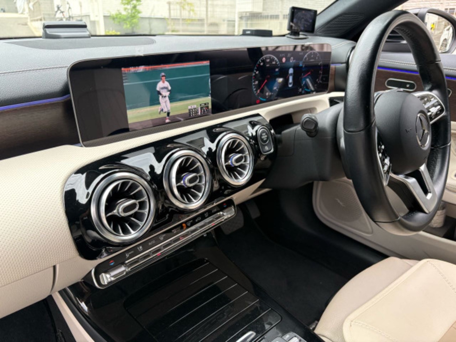 CLA250 AMG Line Exclusive Package