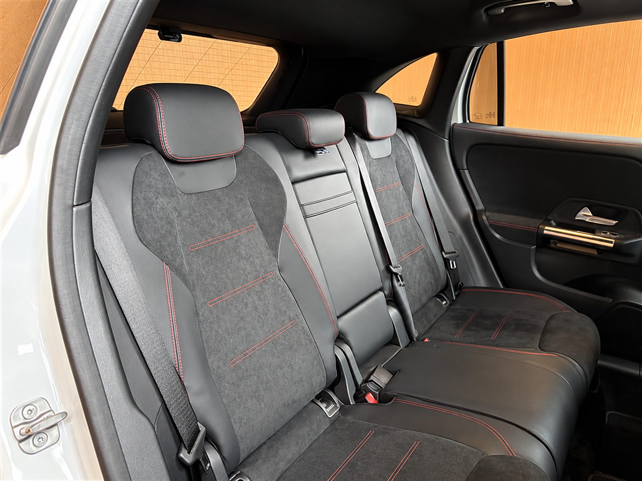 GLA200d AMG Line Premium Plus Exclusive Package