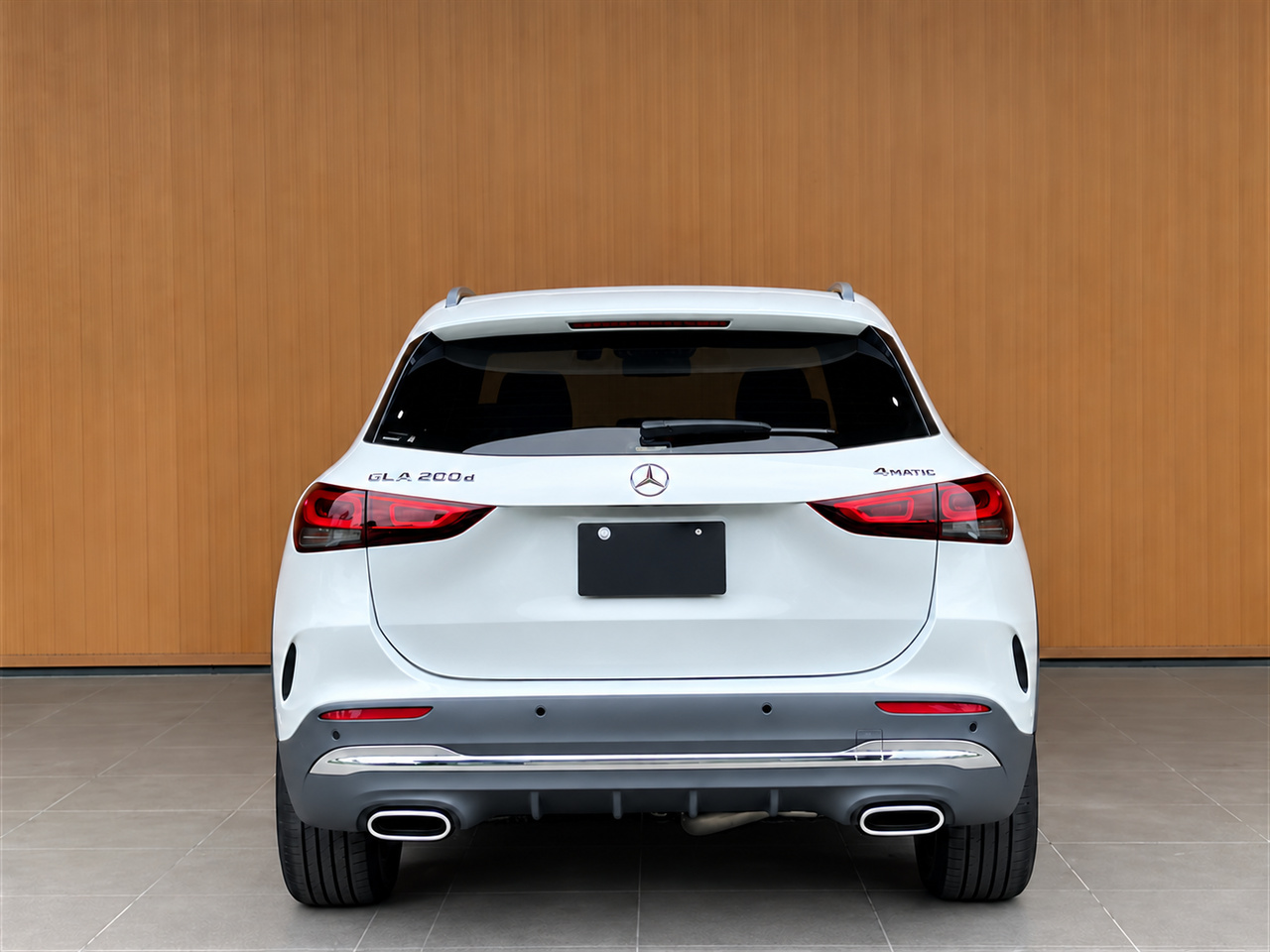 GLA200d AMG Line Premium Plus Exclusive Package