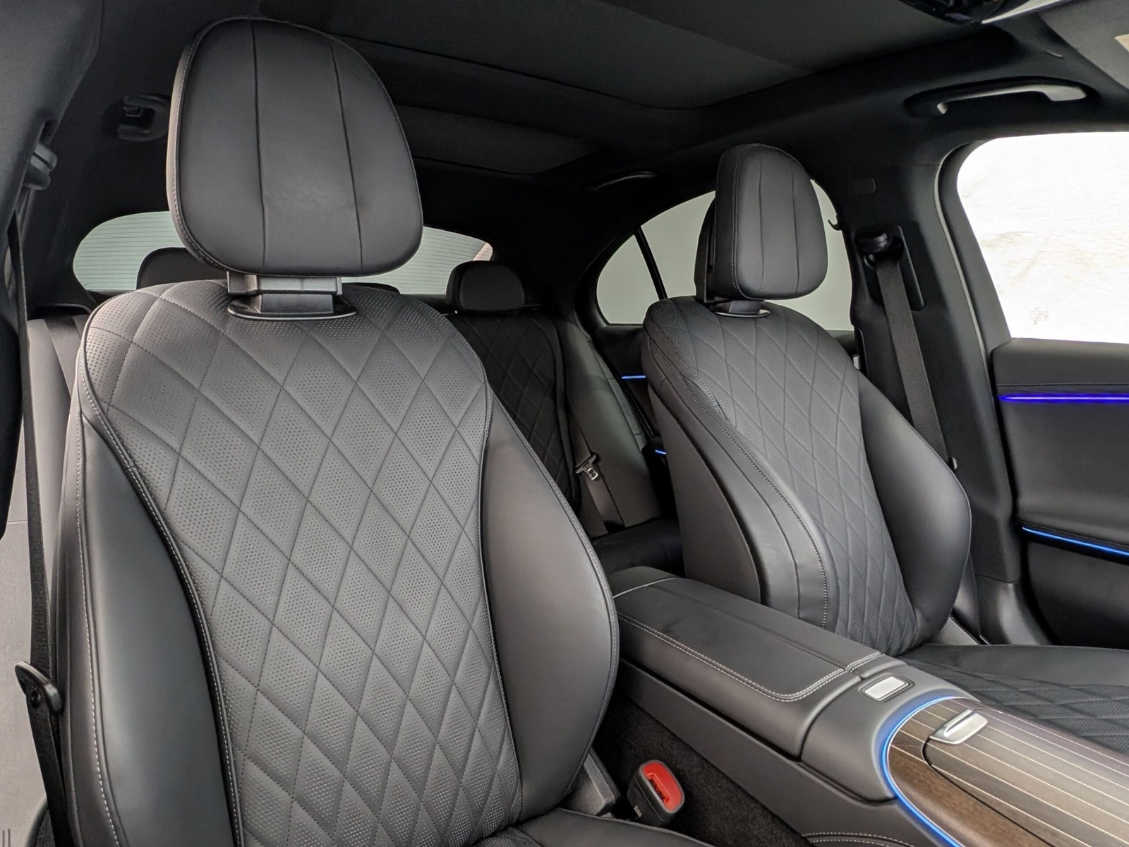 E350e AMG Line Premium Plus Exclusive Package