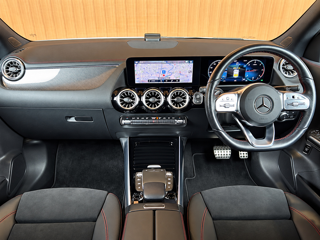 GLA200d AMG Line Premium Plus Exclusive Package