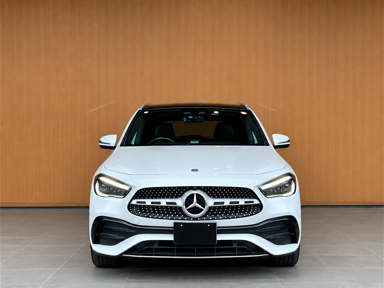 GLA200d AMG Line Premium Plus Exclusive Package